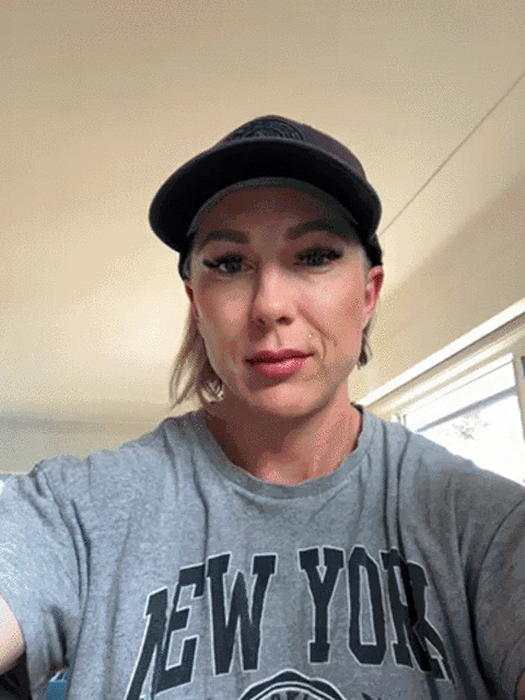 Animated image out of testimonial from Rebekaah Gains