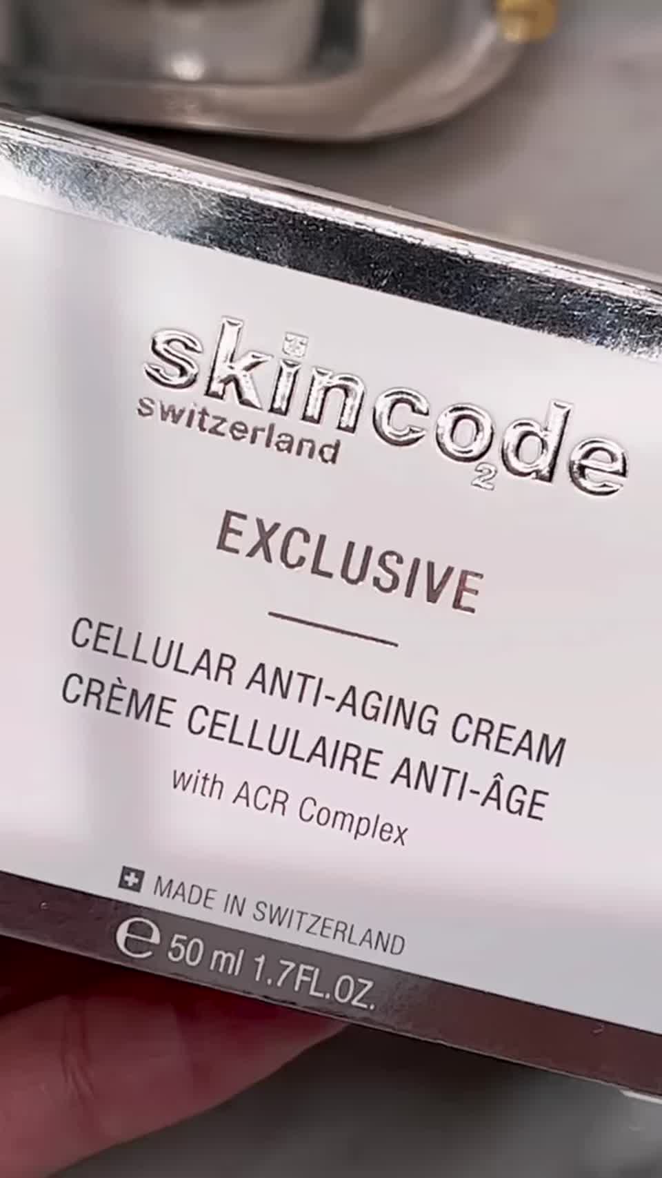 Still image out of testimonial from Nina
