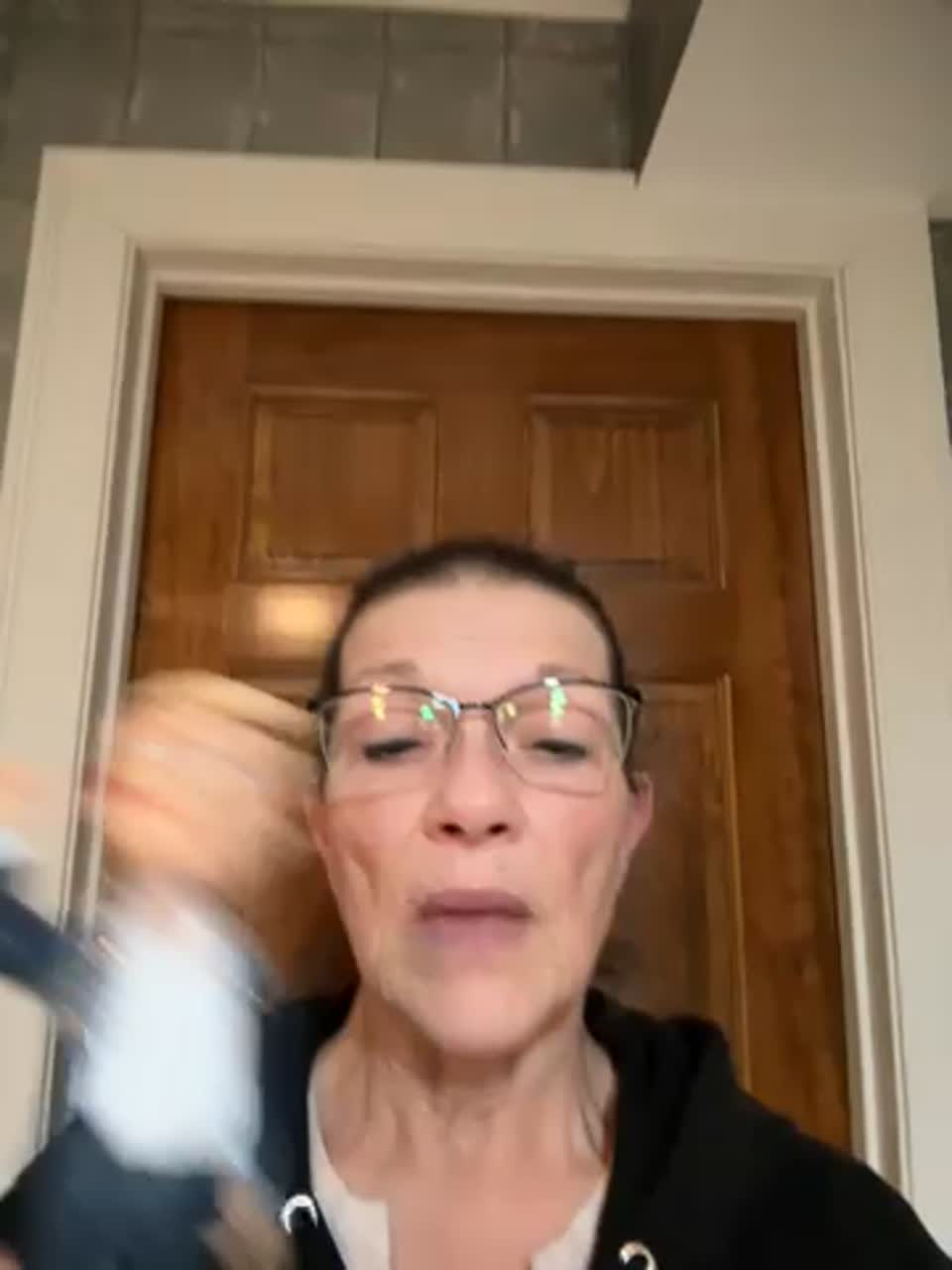 Still image out of testimonial from Kristi Heath