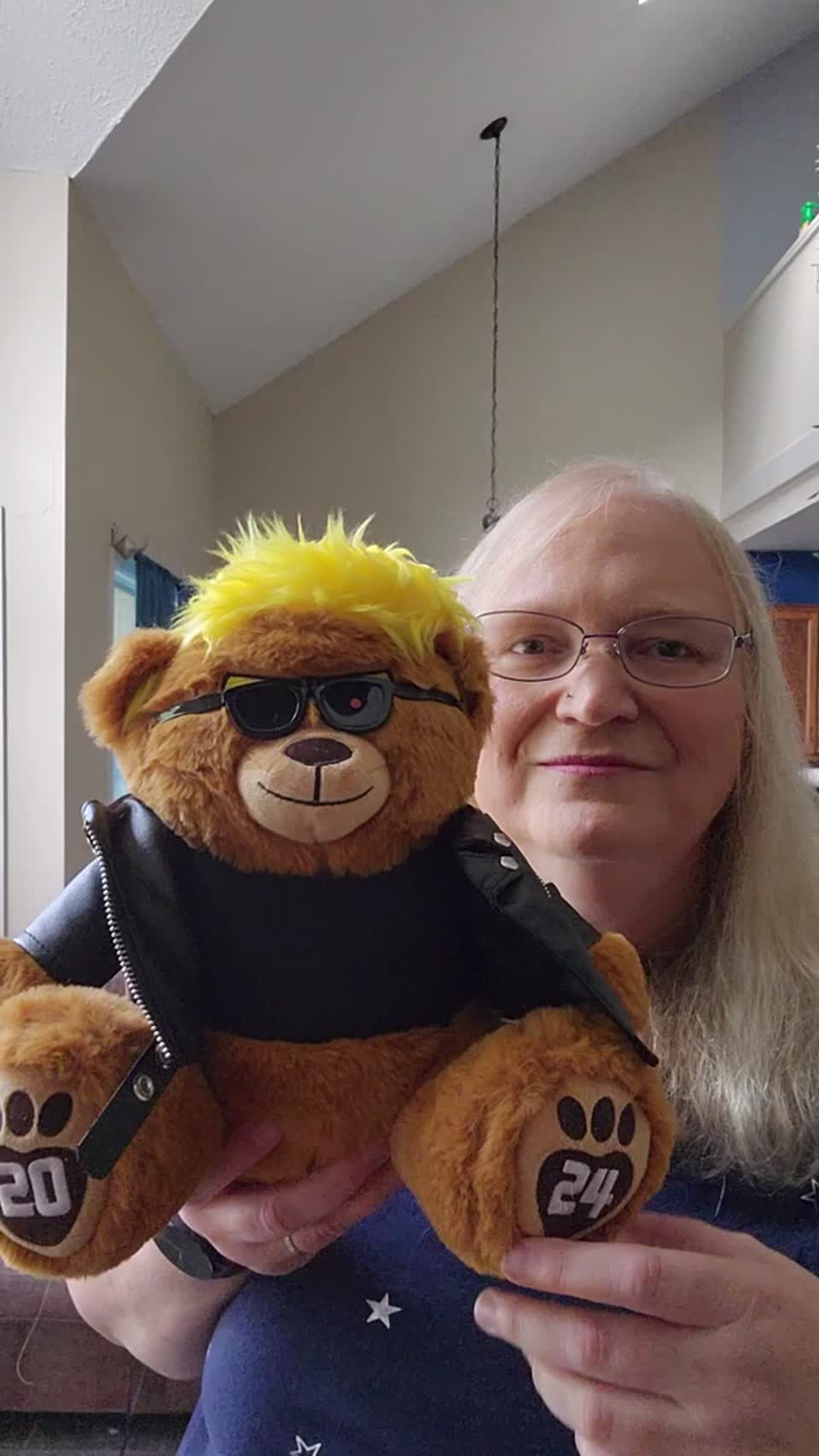 Still image out of testimonial from Liz