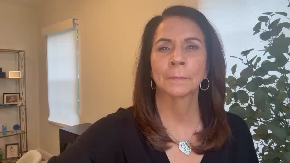 Still image out of testimonial from Jeanne Goldman