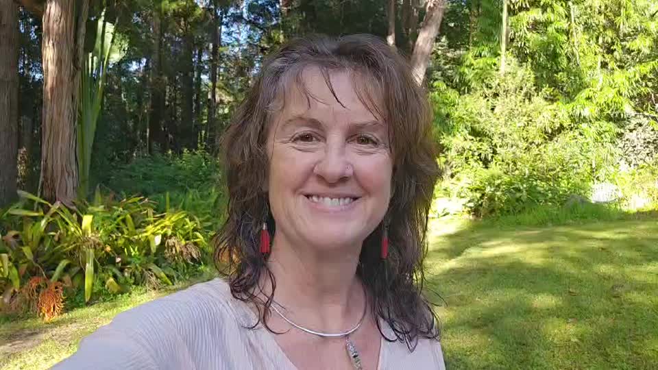 Still image out of testimonial from Tina Kirkham Smith