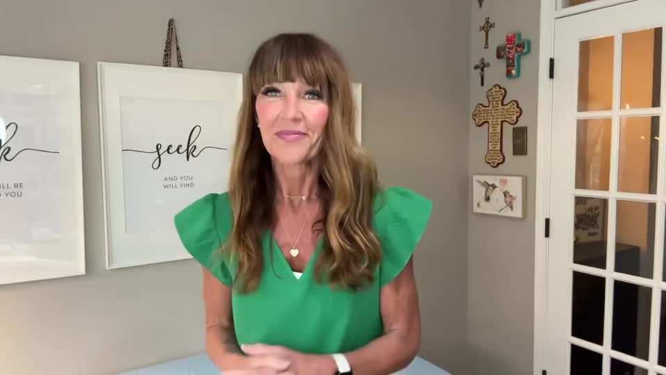 Still image out of testimonial from Kristin Richards