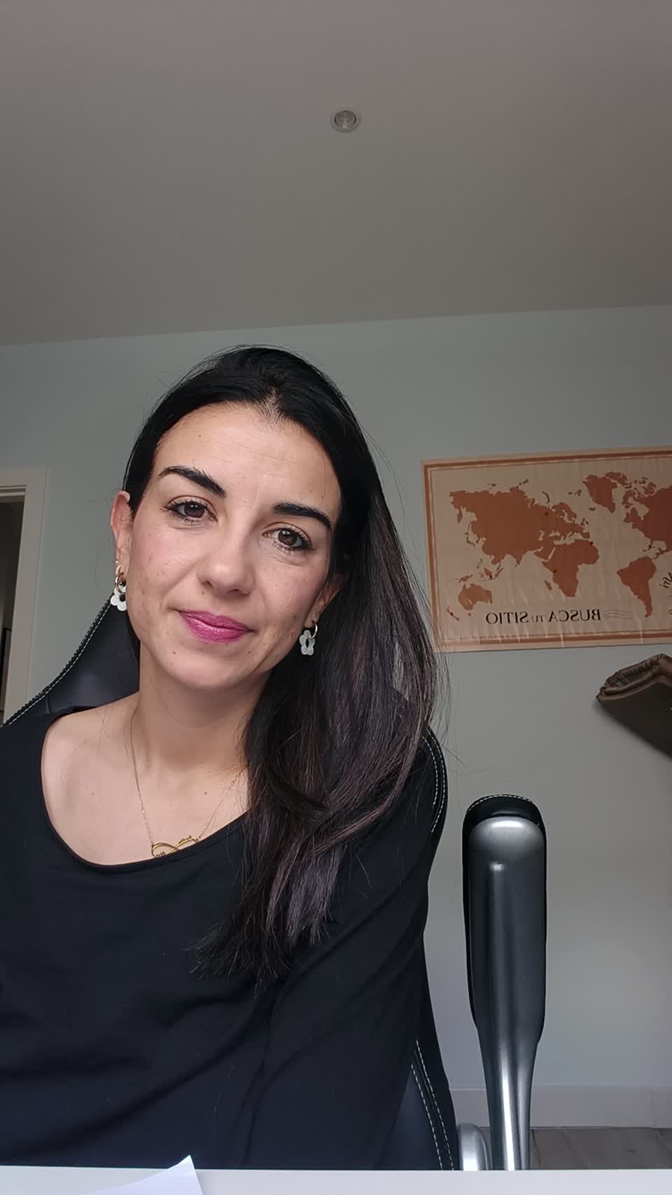 Still image out of testimonial from África Pérez 