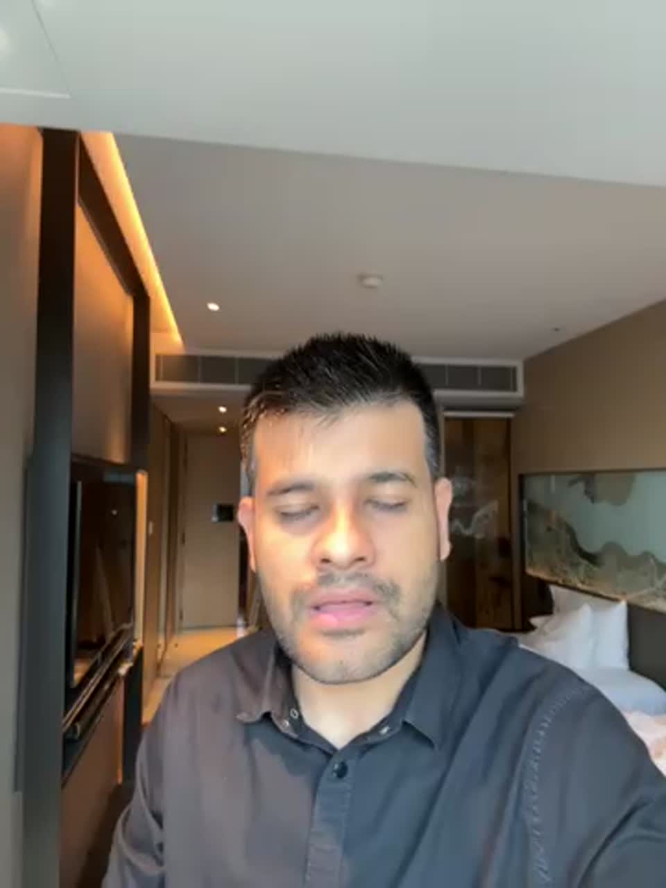 Still image out of testimonial from Jay Kapoor