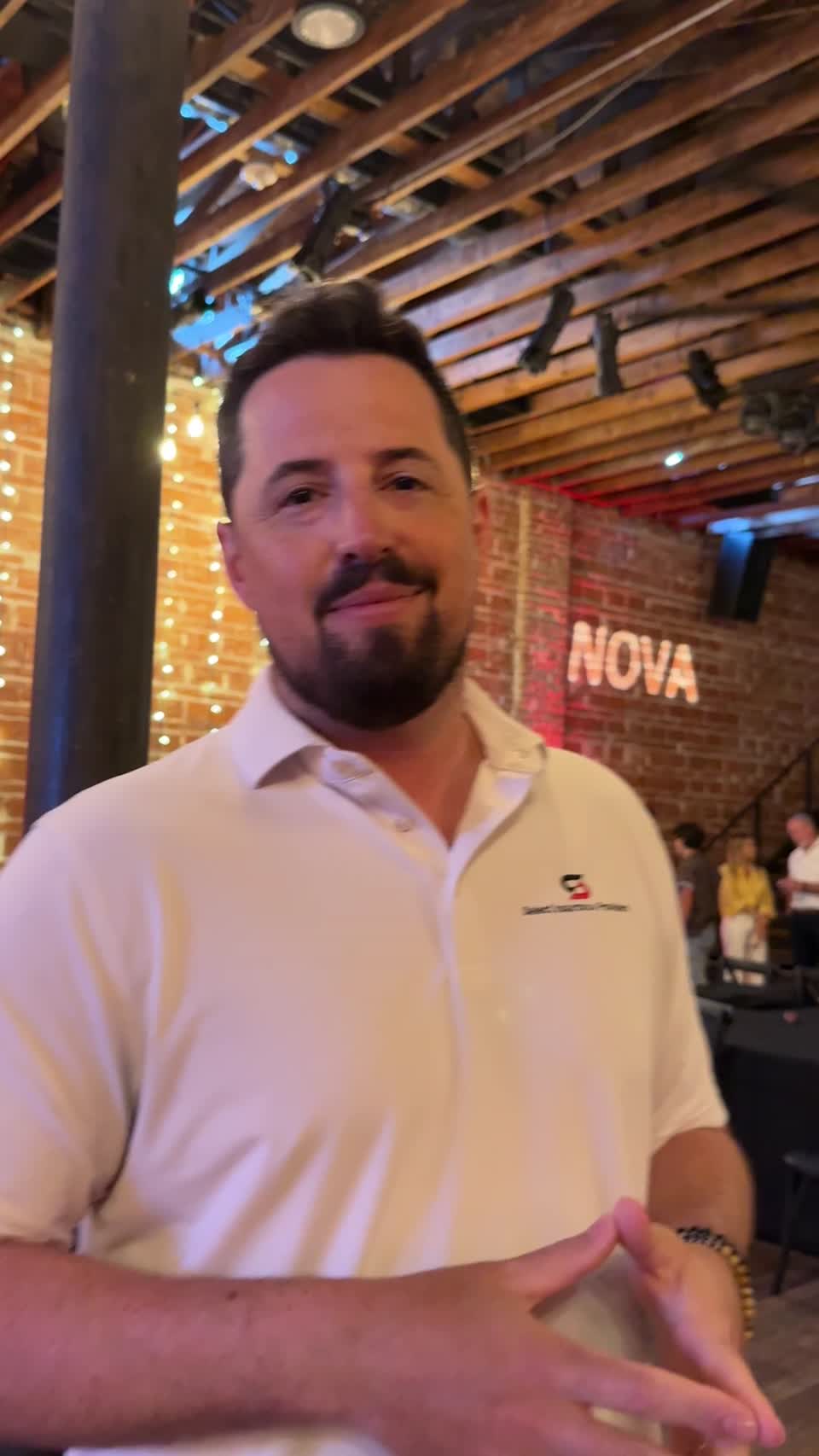 Still image out of testimonial from Jordan Clay