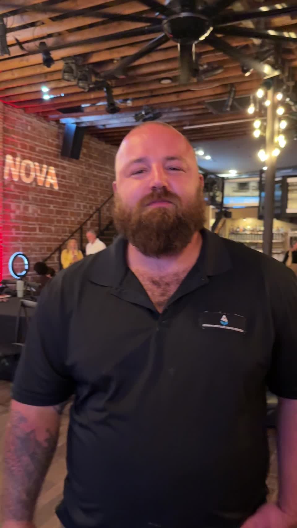 Still image out of testimonial from Davin Jones