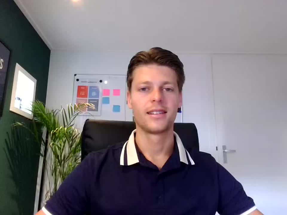 Still image out of testimonial from Martijn Adema