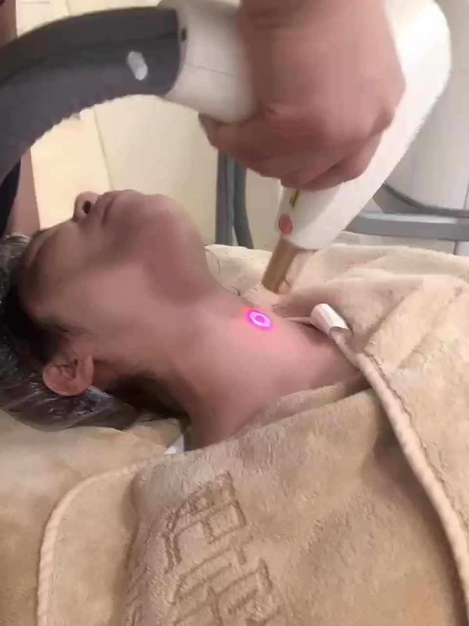 Still image out of testimonial from Sophia