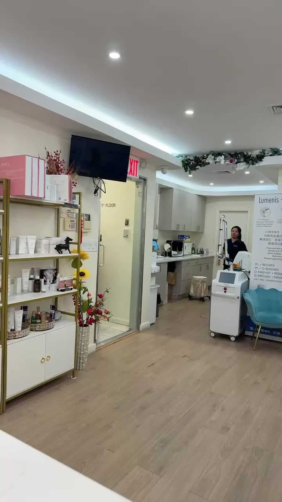 Still image out of testimonial from Ava