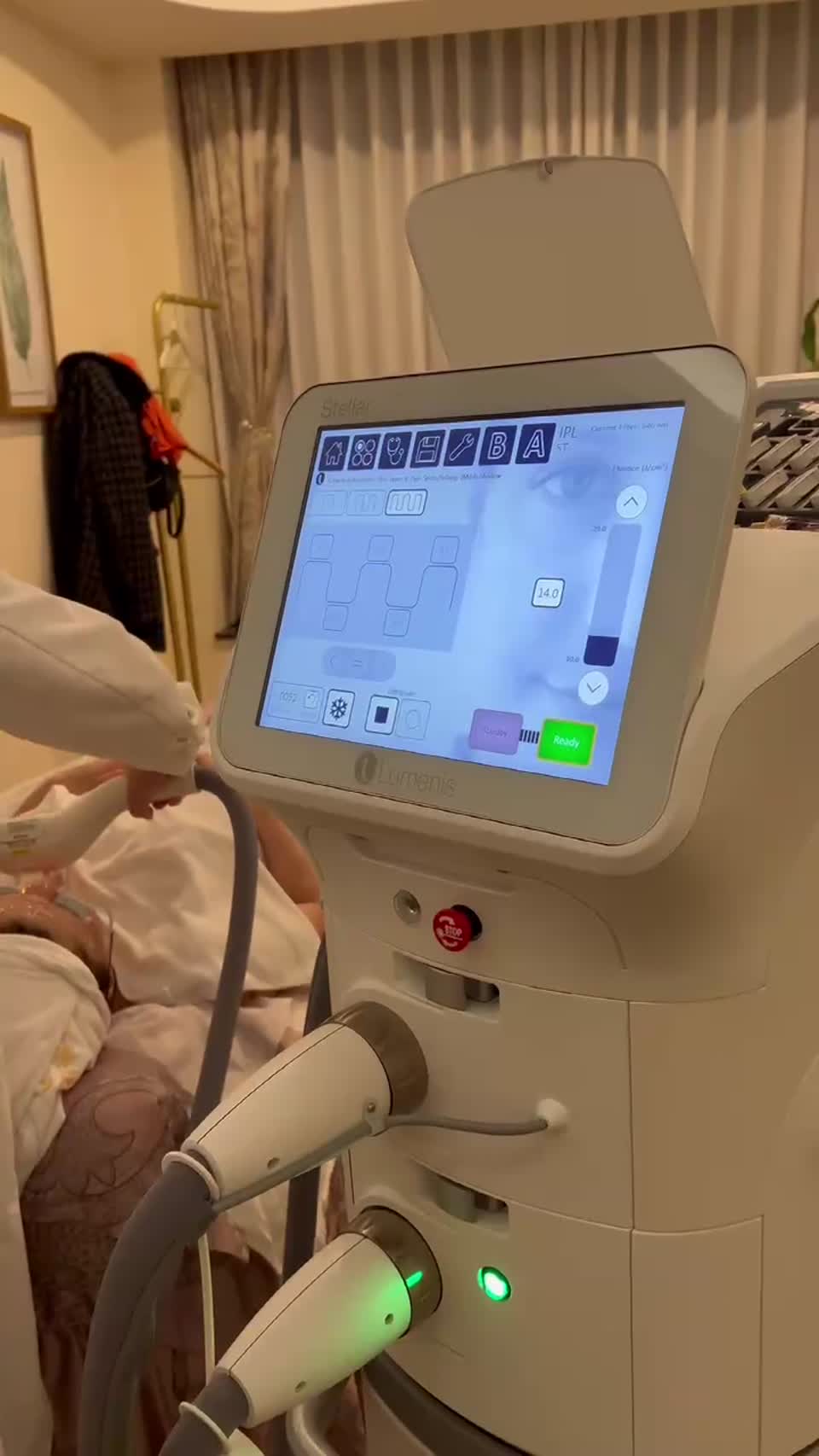 Still image out of testimonial from Monica