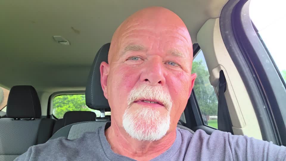 Still image out of testimonial from Scott Hall